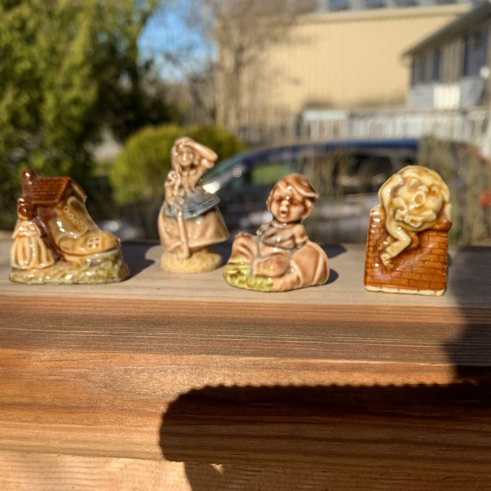 Red Rose Tea figurines by Wade England vintage